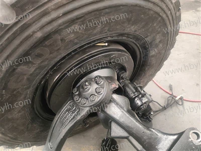 【Case】Silniční-pneumatiky s dvojitým jádrem ventilu a ocelová kola